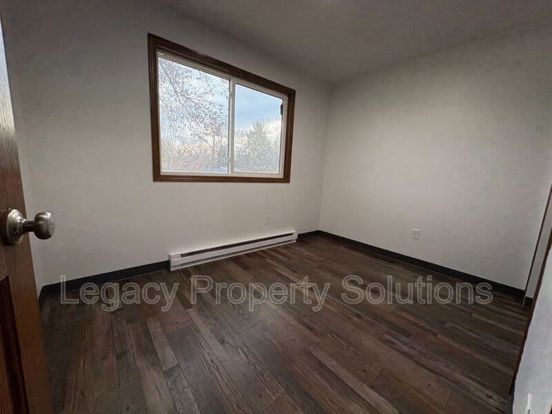 Center House: 217 North Lakota Ave