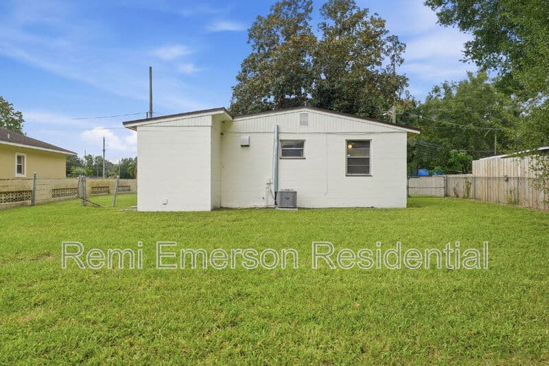 Orlando House: 3905 Wilts Street