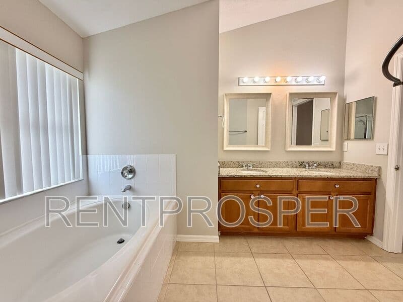 Kissimmee House: 4059 Sunny Day Way