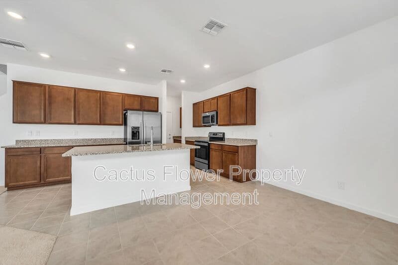 Mesa House: 9850 E Tamery Ave