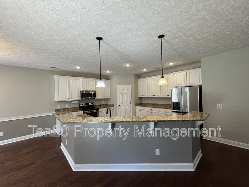 Midland House: 9420 Yarbrough Rd