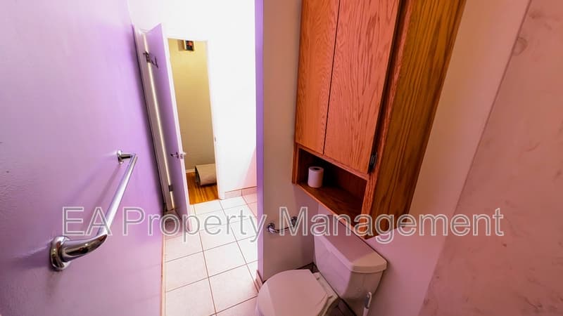 Albuquerque House: 2837 Palomas Dr NE
