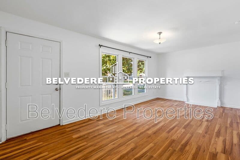 Greensboro House: 2220 Bradley St