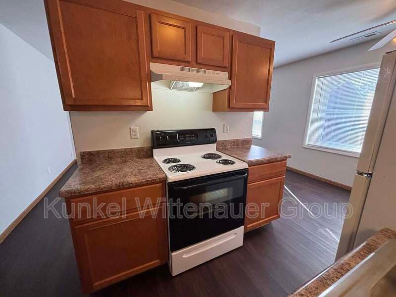 Swansea Condo: 1803-4 Jamestown Road