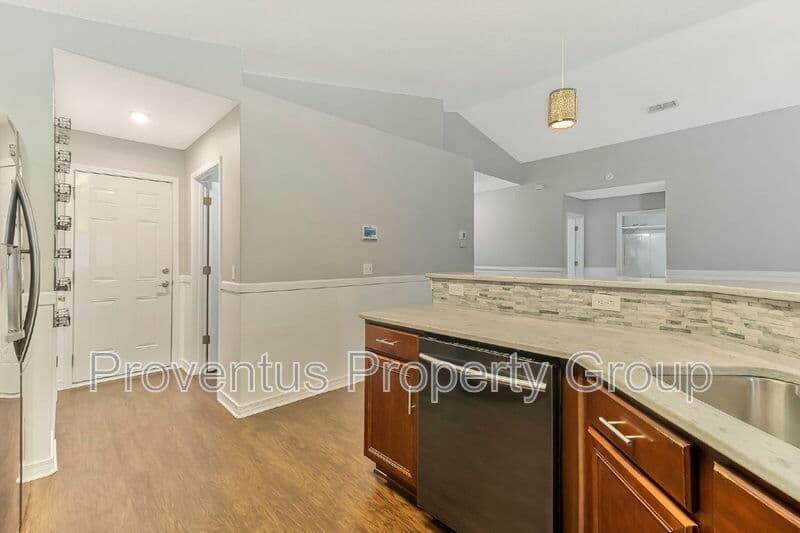 Navarre House: 2058 Catline Circle