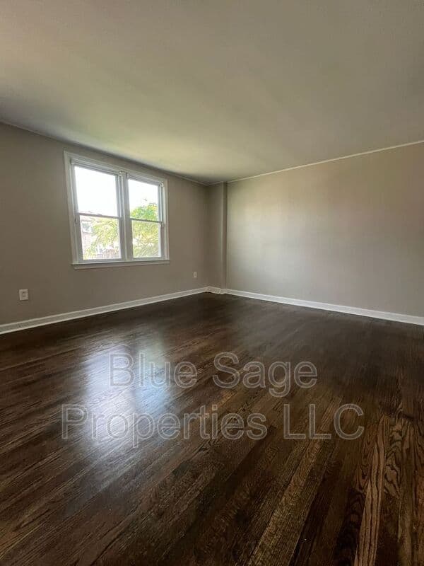 Crum Lynne Townhome: 1220 Lawrence Ave