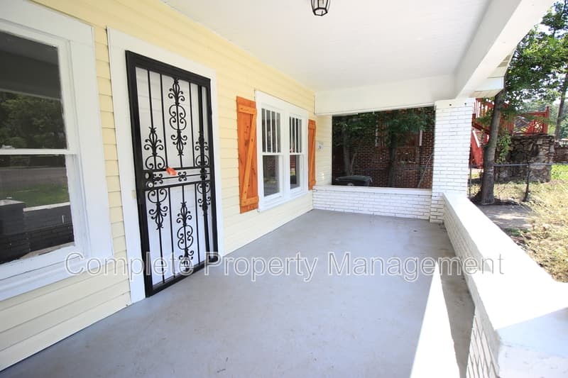 Birmingham House: 2744 Pike Road