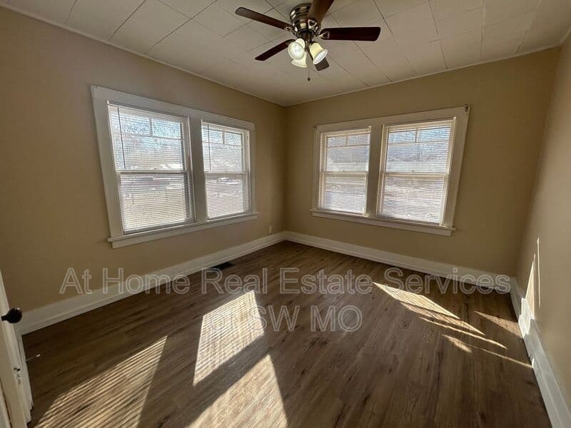 Springfield House: 1040 S Ferguson Ave