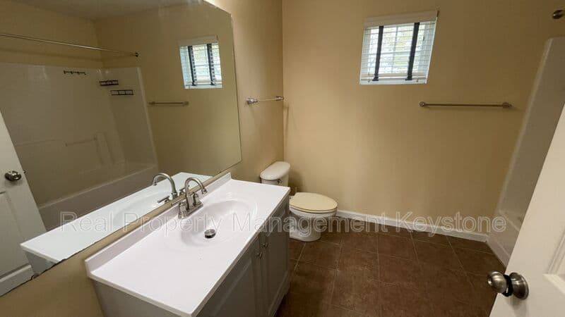 Sewickley House: 1907 Colonial Drive