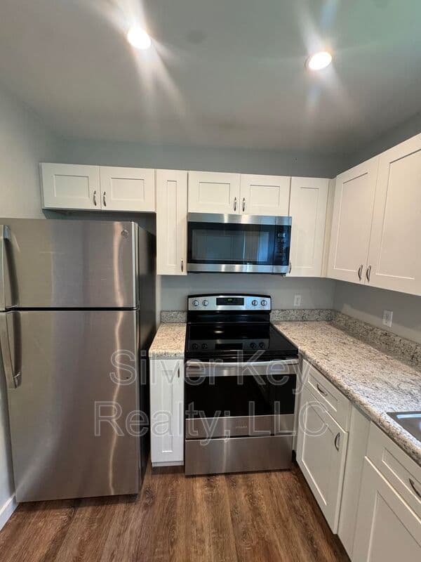 Athens House: 1603 Hutsell Drive