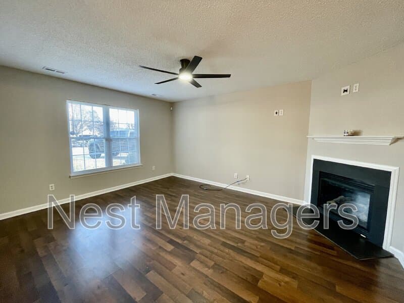 Fayetteville House: 804 Nighthawk Place