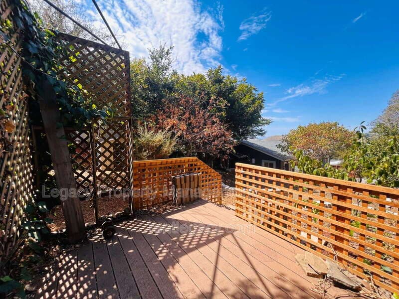 Crockett House: 653 Alhambra Street