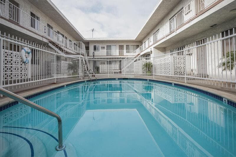 Los Angeles Condo: 425 North Hobart Blvd. - 109