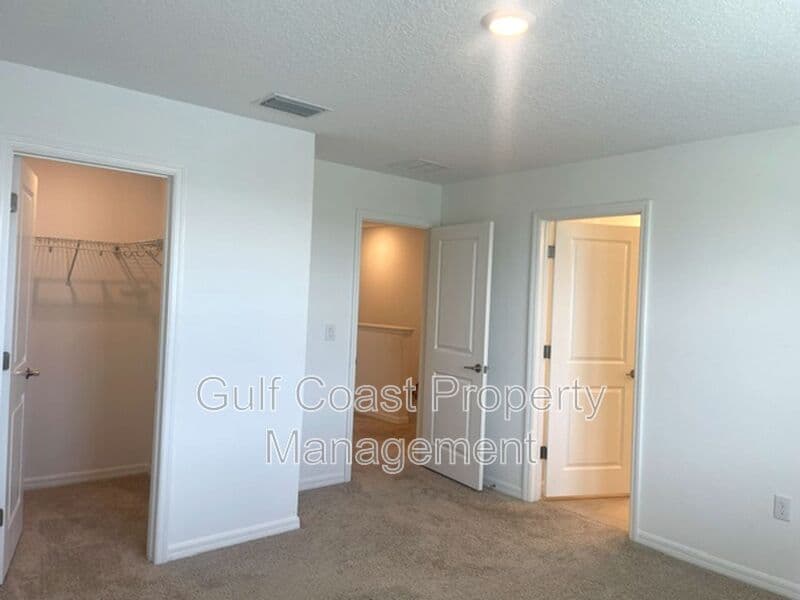 Nokomis House: 5730 Archipelago Street