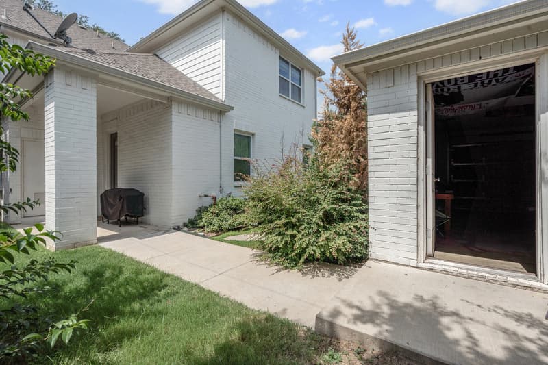 Fort Worth House: 2409 West Robert Street