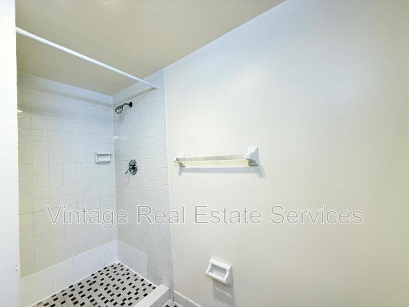 St. Petersburg Apartment: 3301 58th Ave S