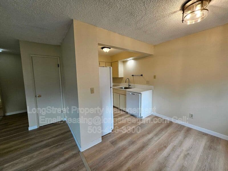 Portland Condo: 780 NW Joy Ave