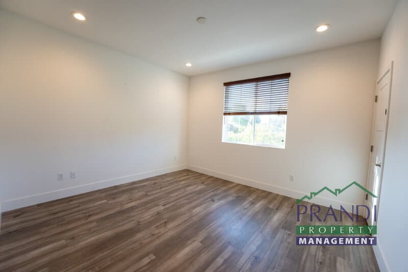 Novato Condo: 906 Rockview Rd