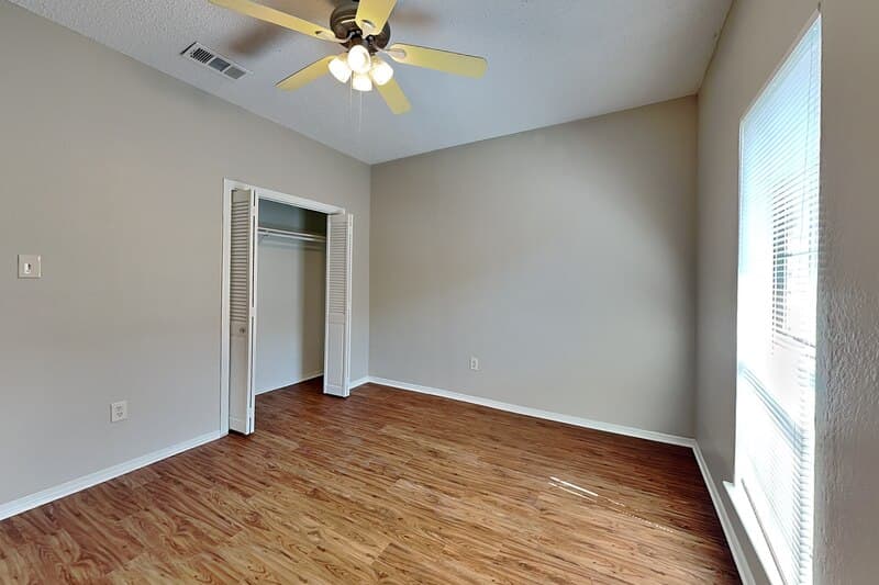 Rowlett House: 6206 Alissa Dr