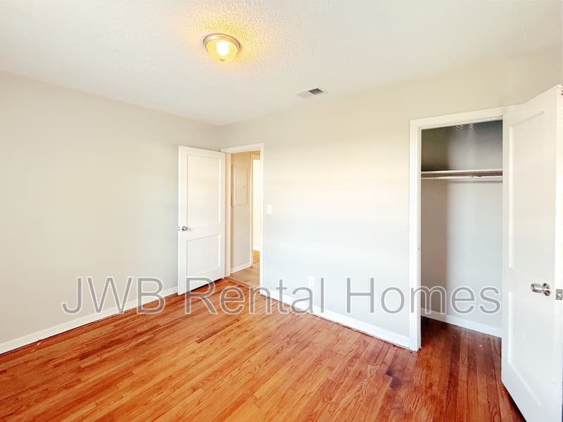 Jacksonville House: 2604 Lowell Ave