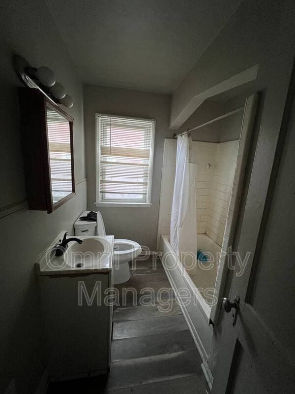 Detroit House: 20456 Meyers Rd
