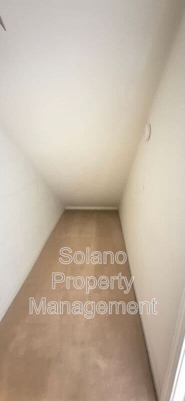 Dixon House: 2080 Mariposa Drive