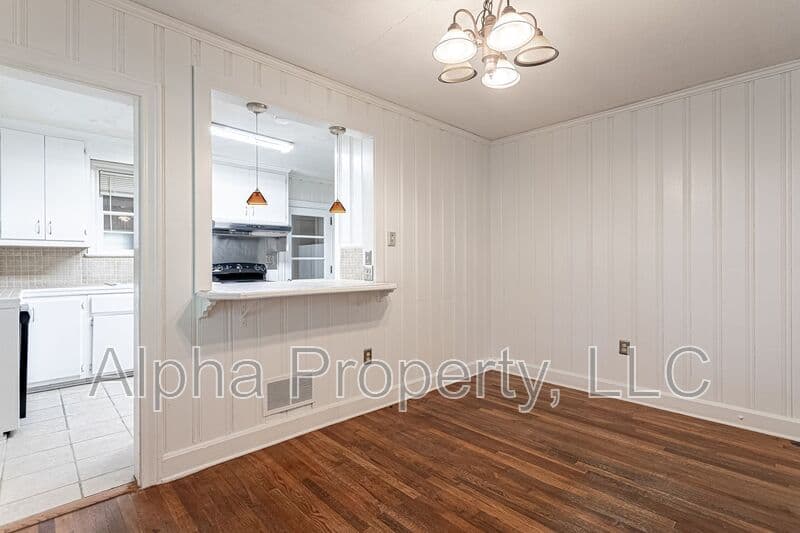 Greenville House: 123 LeGrand Blvd