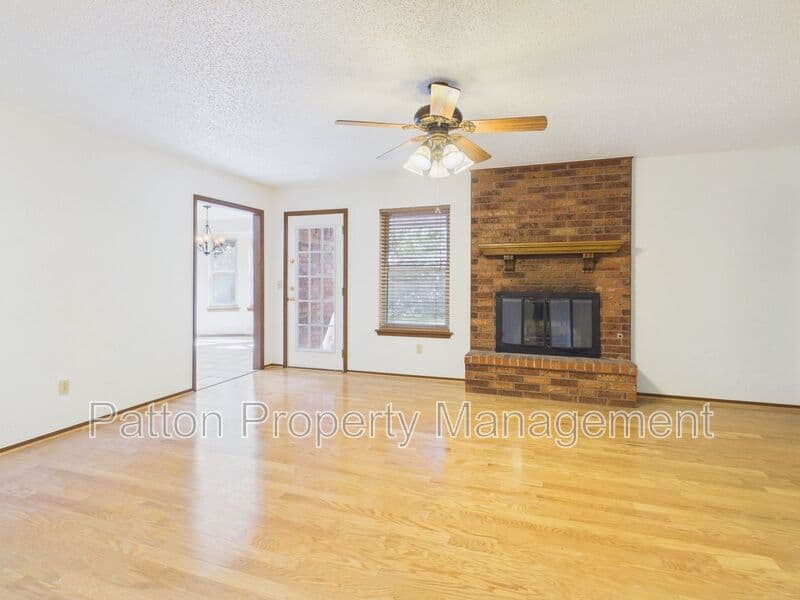 Amarillo House: 5707 Autumn Place
