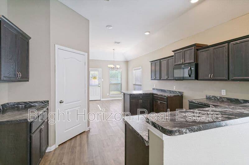 Fort Worth House: 1440 Gallina Trail