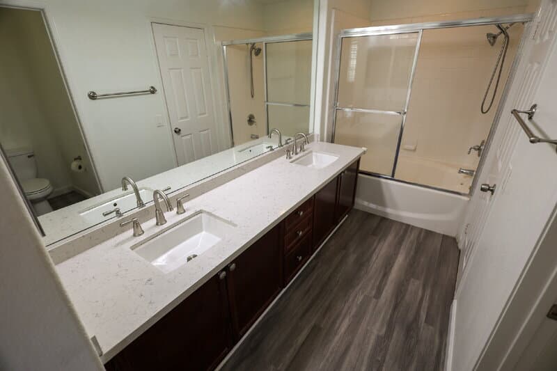 Long Beach House: 2942 Claremore Ln