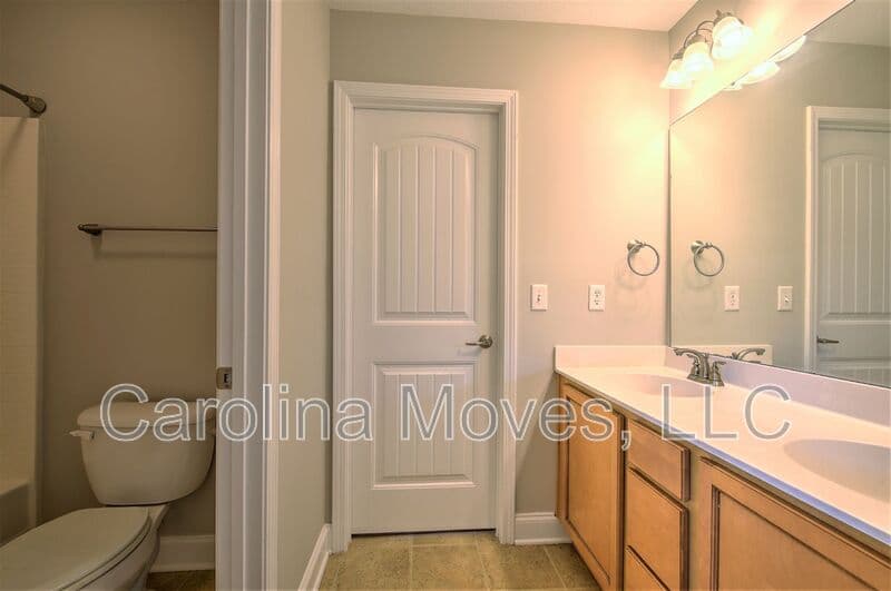 Spartanburg House: 836 Bayshore Lane