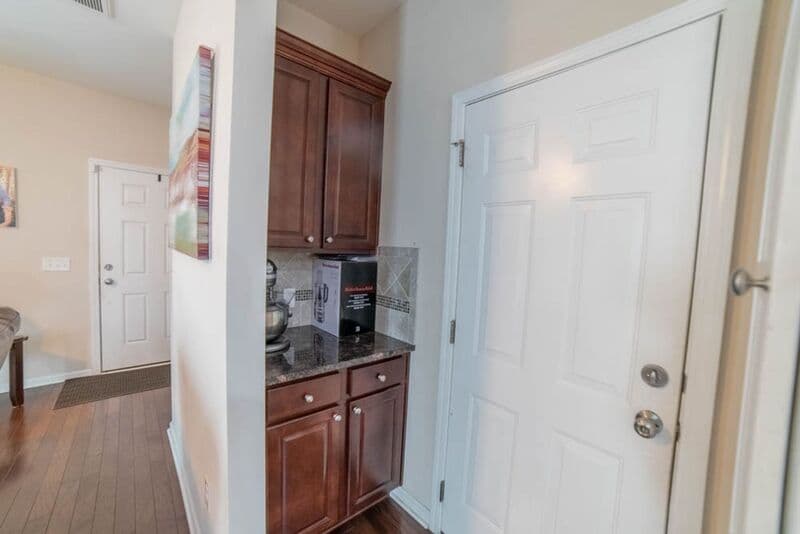 Pooler House: 341 Casey Dr