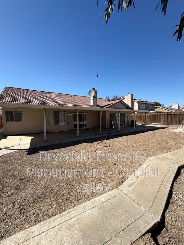 Los Banos House: 1648 Alberta St.