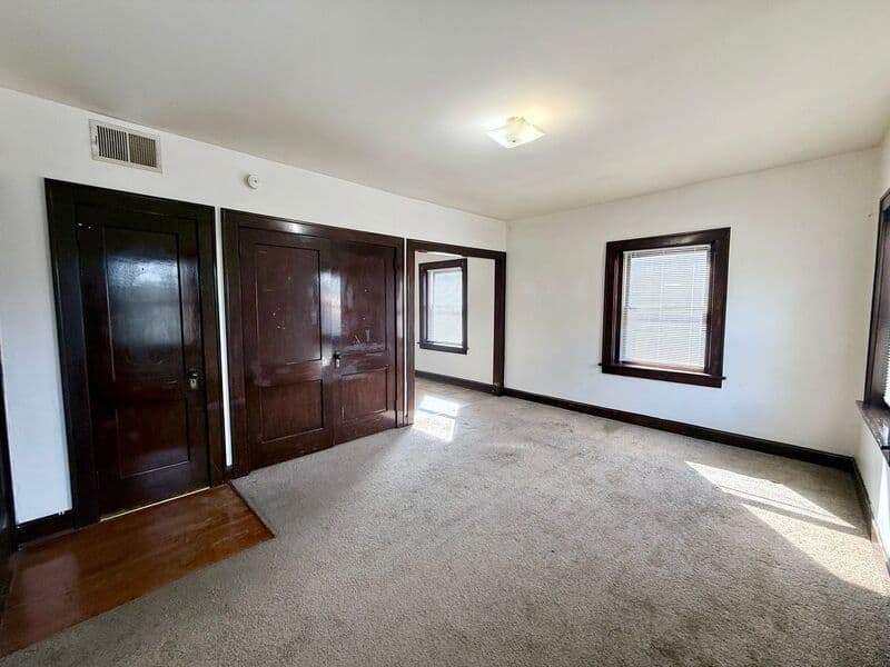 Independence House: 625 West Maple Avenue