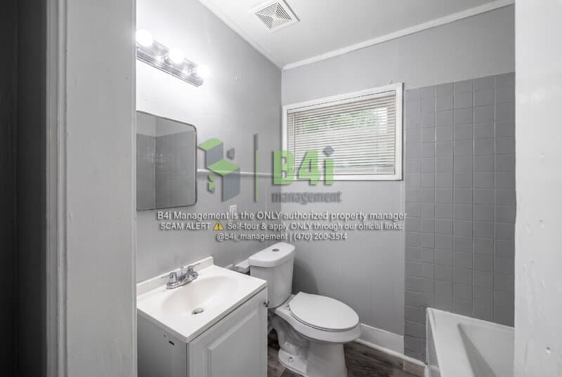Macon House: 2460 Brevard Drive