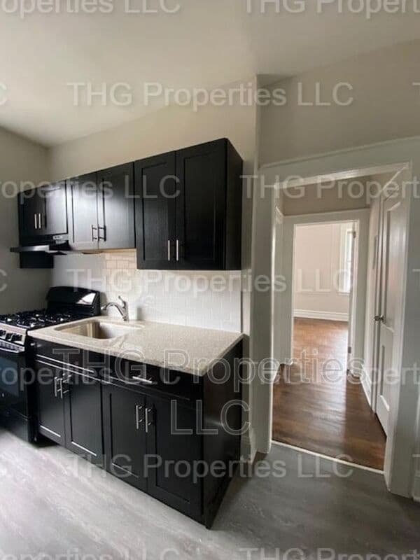 Orange Condo: 678 Scotland Rd.