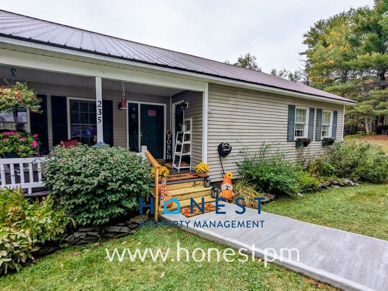 Winslow Condo: 235 South Pond Road