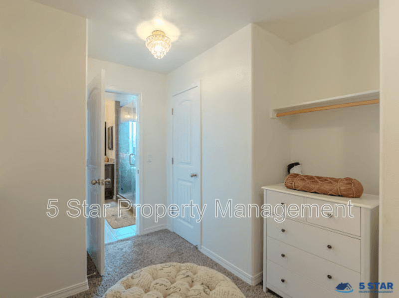 El Paso House: 2233 Mike Price Dr