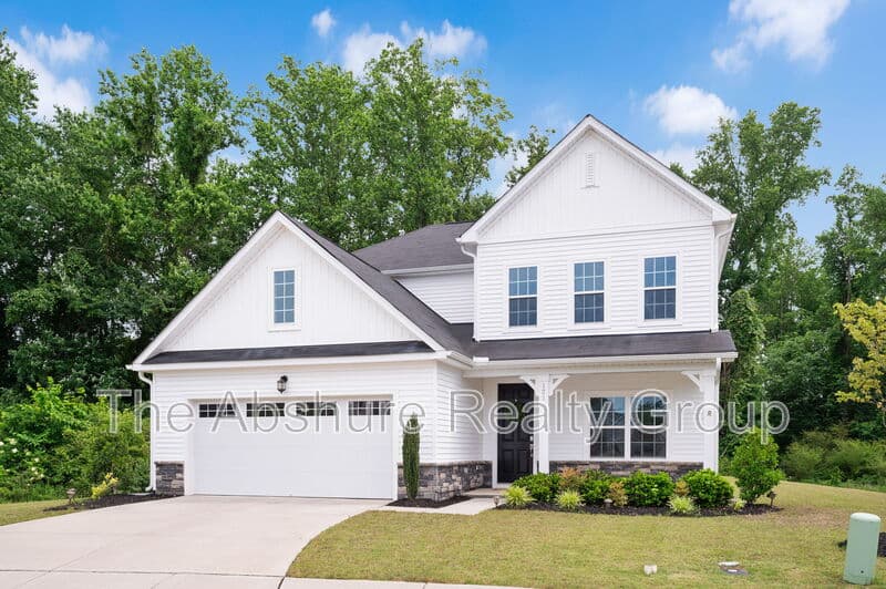 Angier House: 121 Barnwell Loop