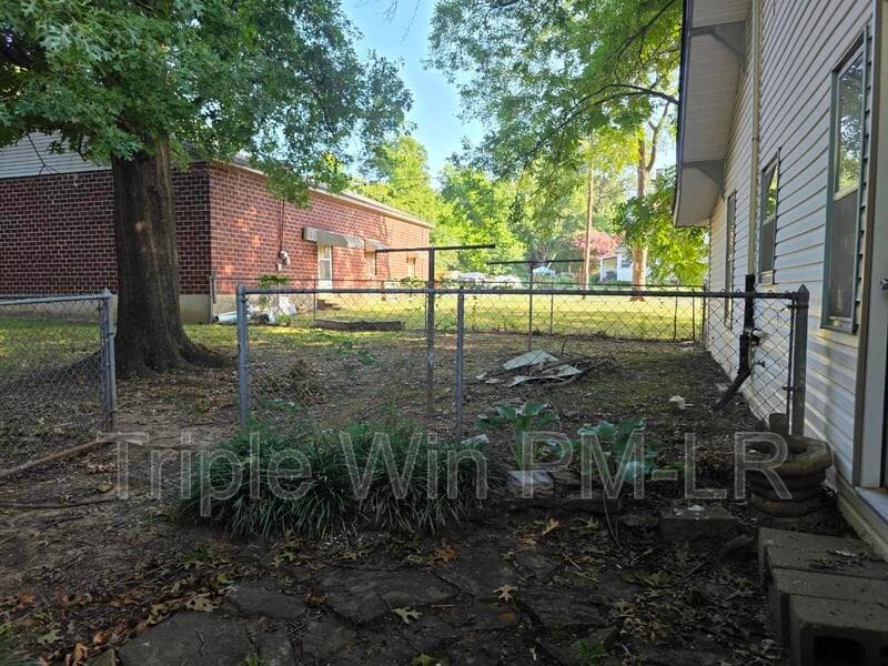 Morrilton House: 609 North Morril Street