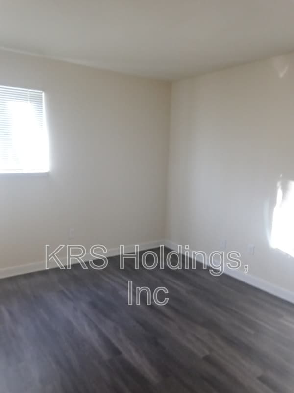 Richmond Apartment: 1267 Nelson St