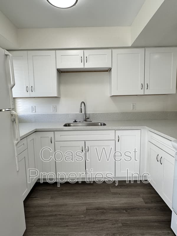 Carlsbad Apartment: 342 Juniper Ave