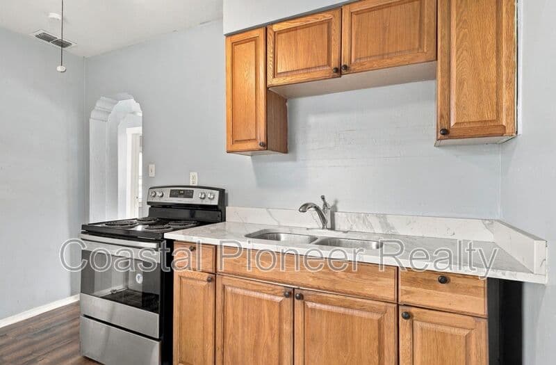 Tampa House: 1603 E 29th Ave