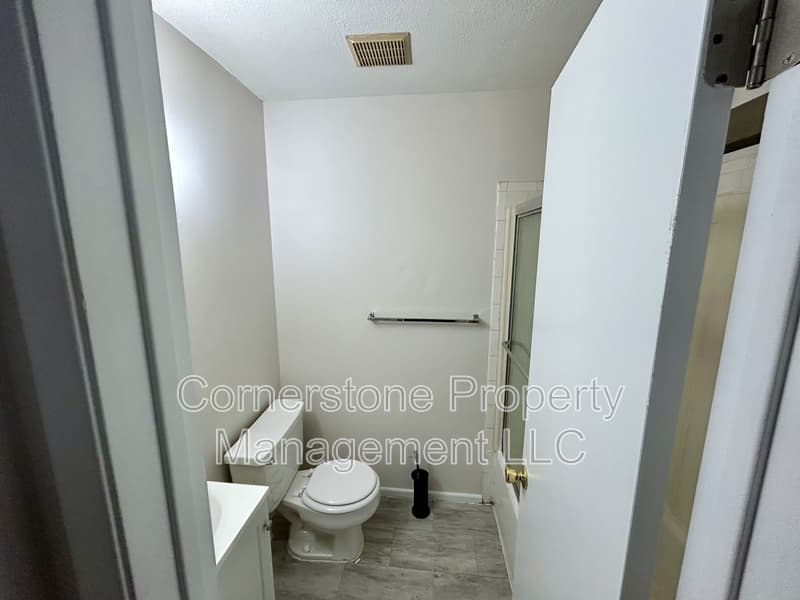 Lawrence Condo: 913 Michigan Street - 4