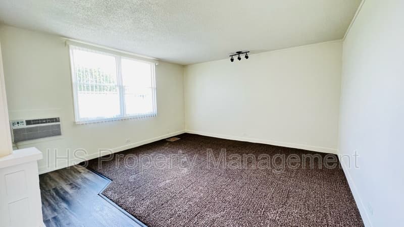 Richland Condo: 1209 George Washington Way
