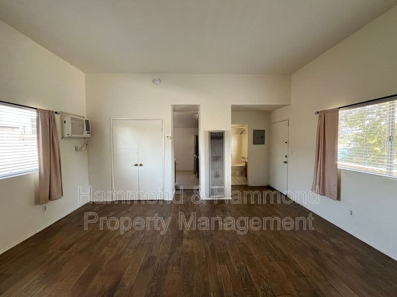North Hollywood Condo: 5723 Willowcrest Ave.