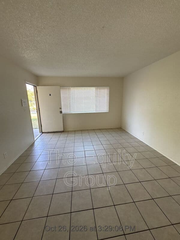 Corcoran Condo: 2020 North Ave