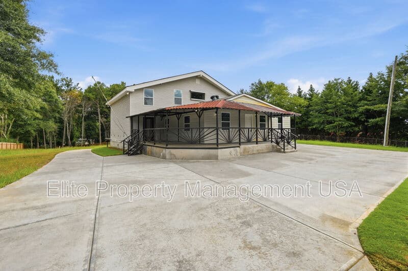 Flowery Branch House: 7134 Williams Road