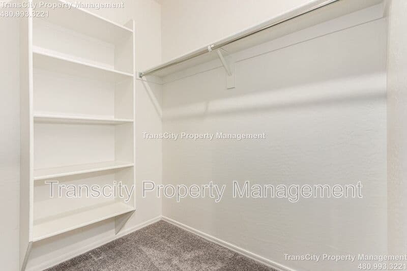 Maricopa House: 36420 W San Alvarez Ave