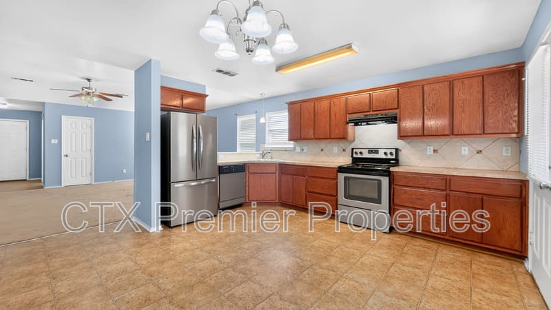 Copperas Cove House: 1108 Dixon Circle